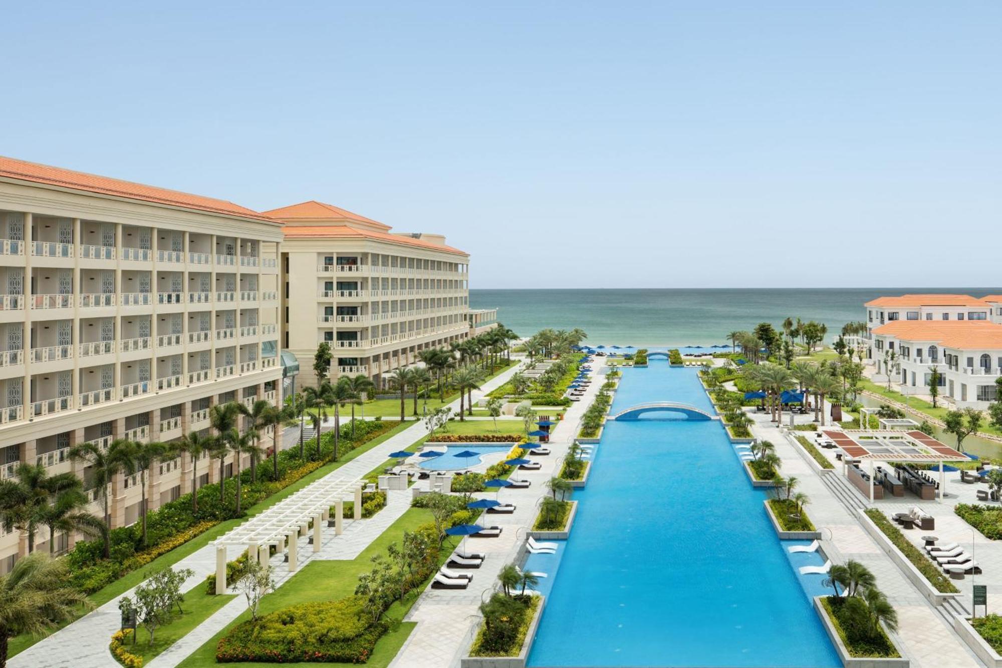 Sheraton Grand Danang Resort & Convention Center Екстериор снимка